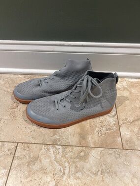 Suavs Men's Grey Knit High-Top Sneakers with Gum Sole